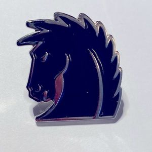 Dark Horse comics comic con enamel logo hat pin badge black horse 1” SDCC